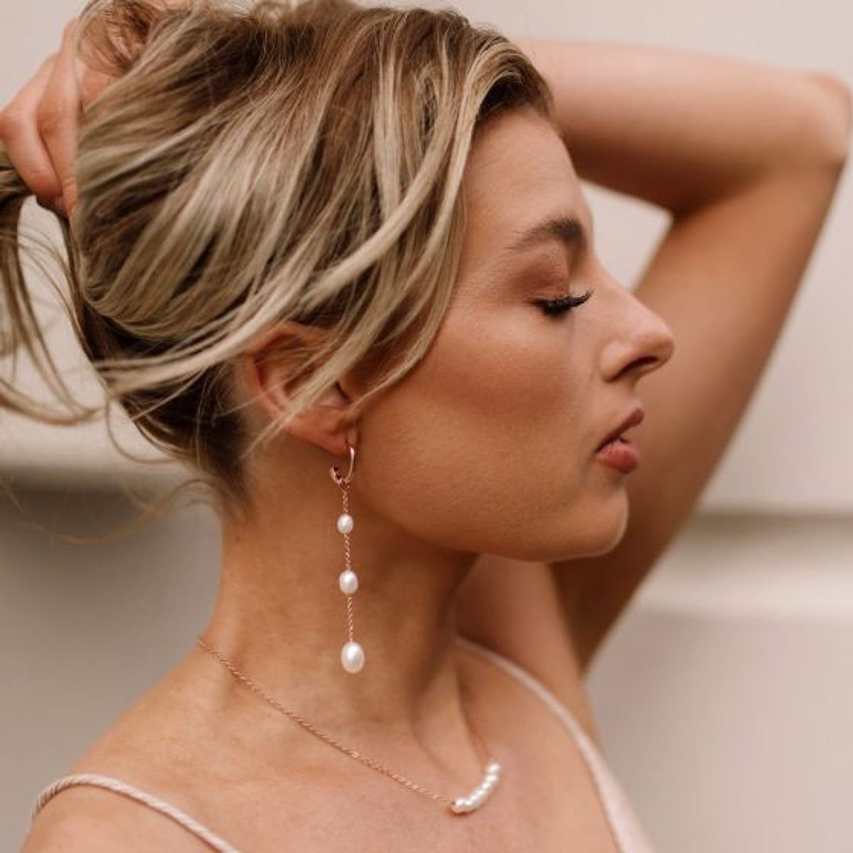 BLOOM CRYSTAL - Dije Charms Triple gota de perlas agua dulce