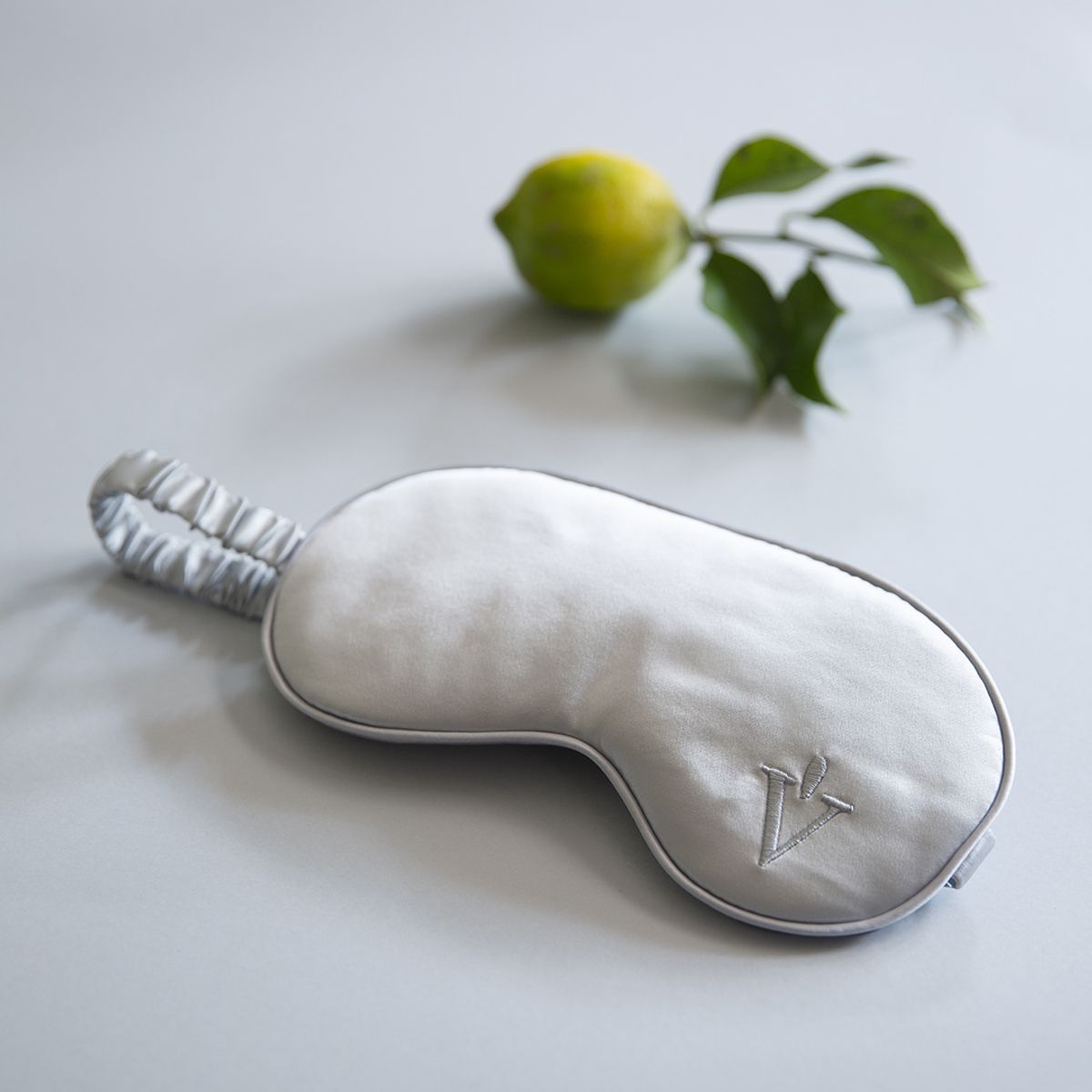 STUDIO VITAMINA - ANTIFAZ 100%  SEDA GRIS CLARO