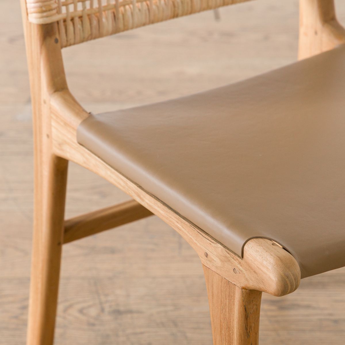 AMOBLE - Silla Maine cuero R Amoblé