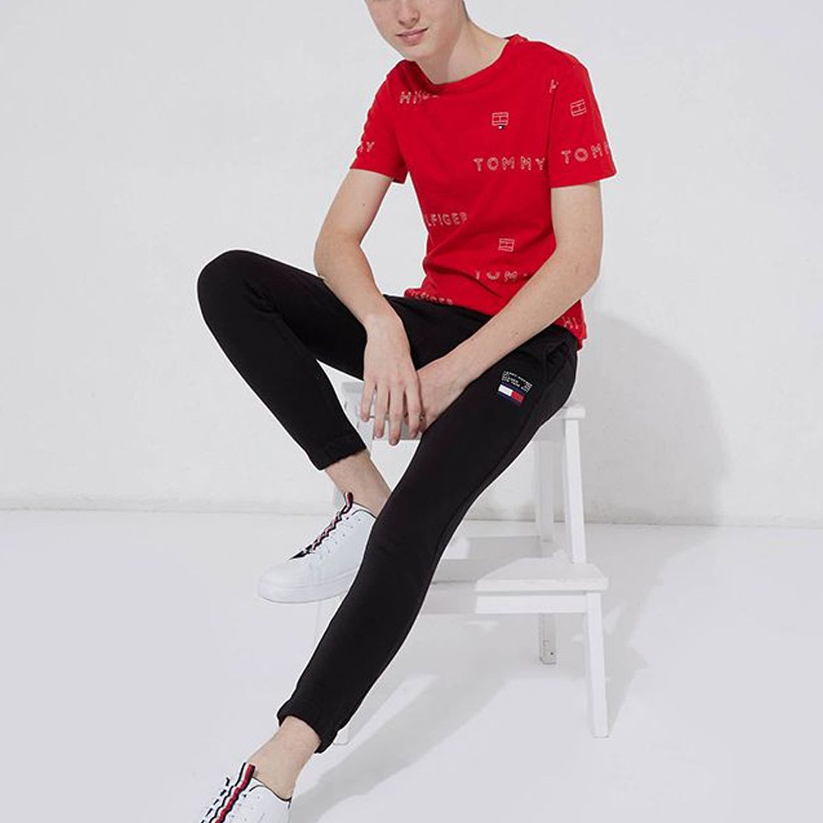 TOMMY HILFIGER - Joggers Th Flag Logo Negro Niño