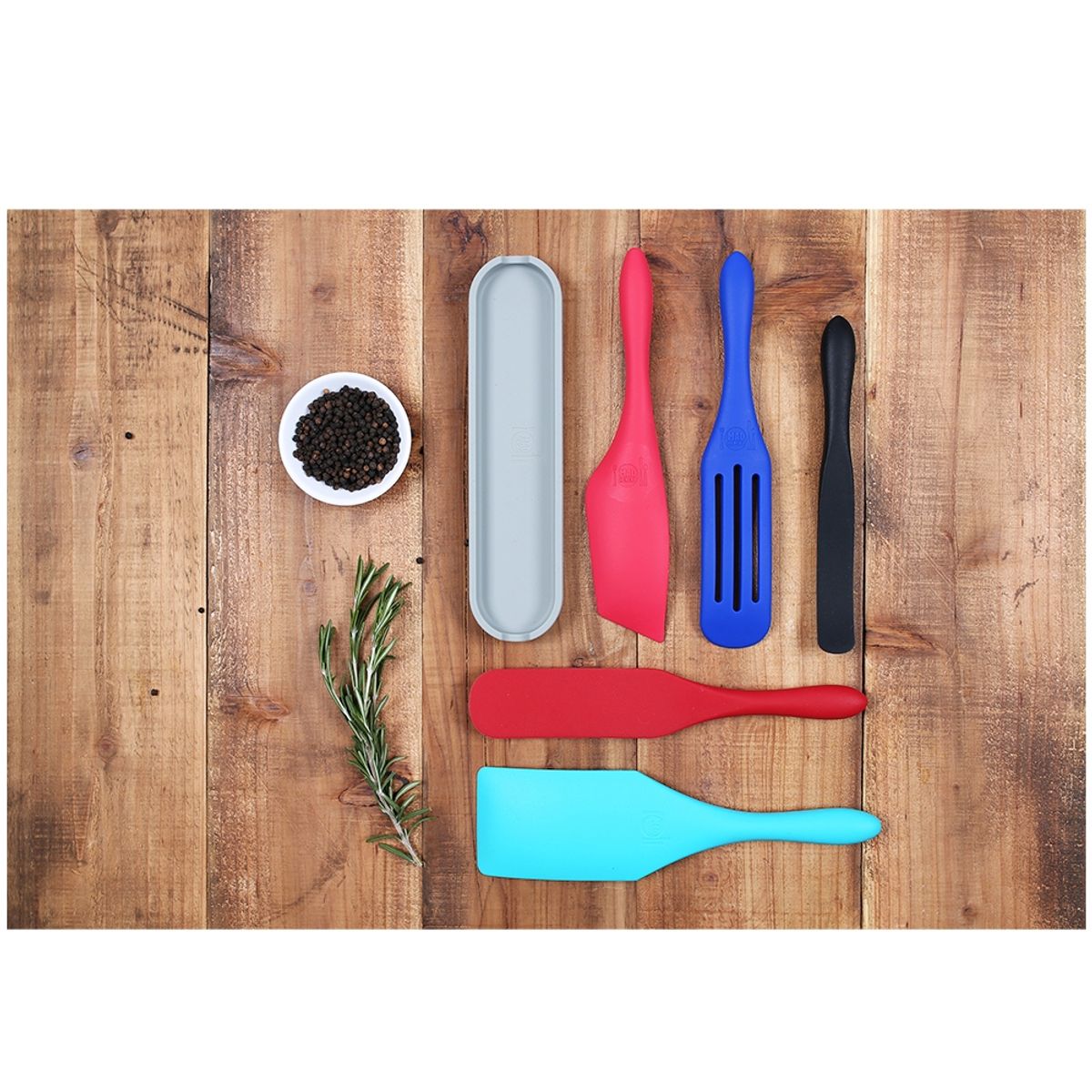 GENERICO - Set De 5 Utensilios De Silicona Mad Hungry Colores + Base