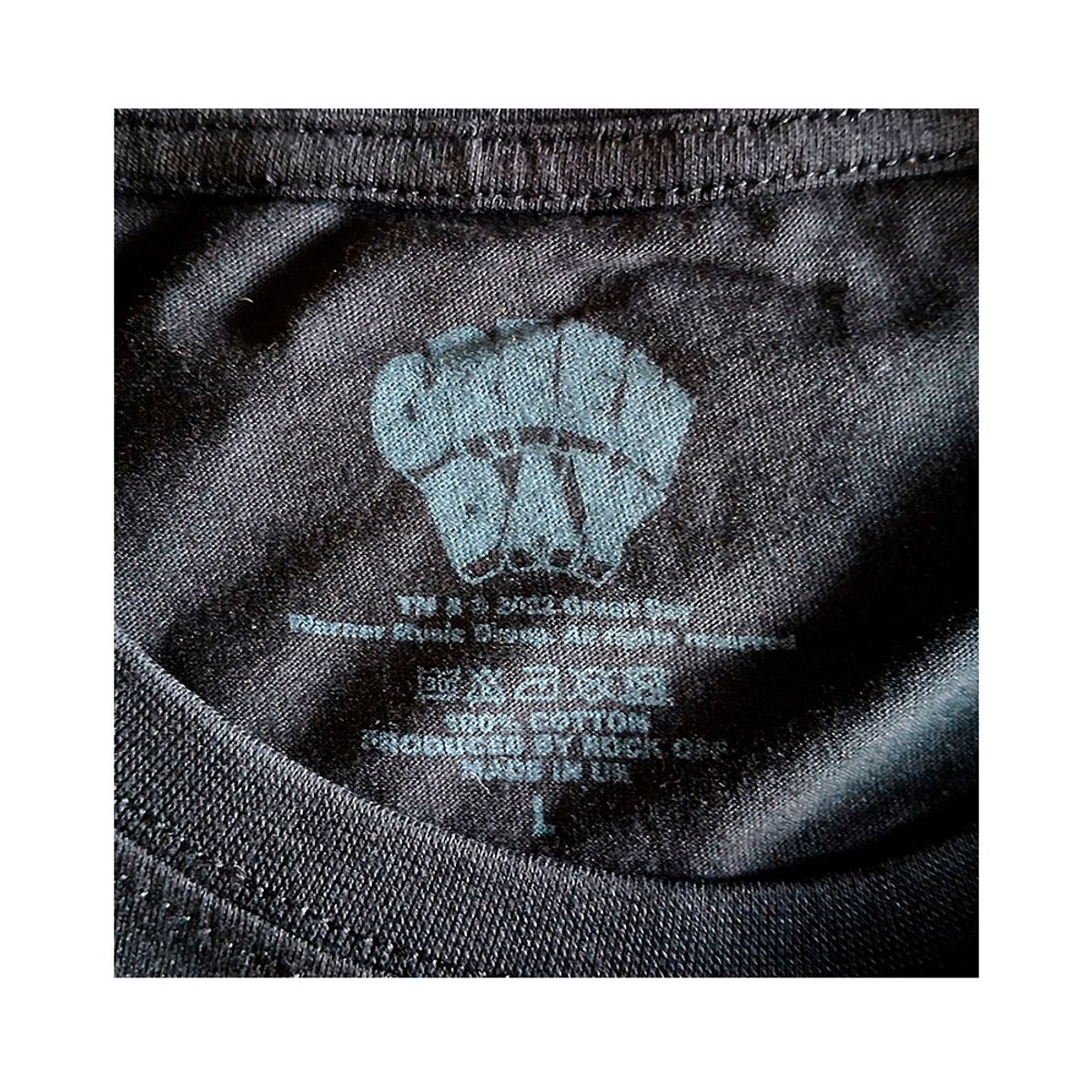 ROCK OFF OFFICIALLY LICENSED PRODUCTS - Polera original de Green Day con diseño de American Idiot