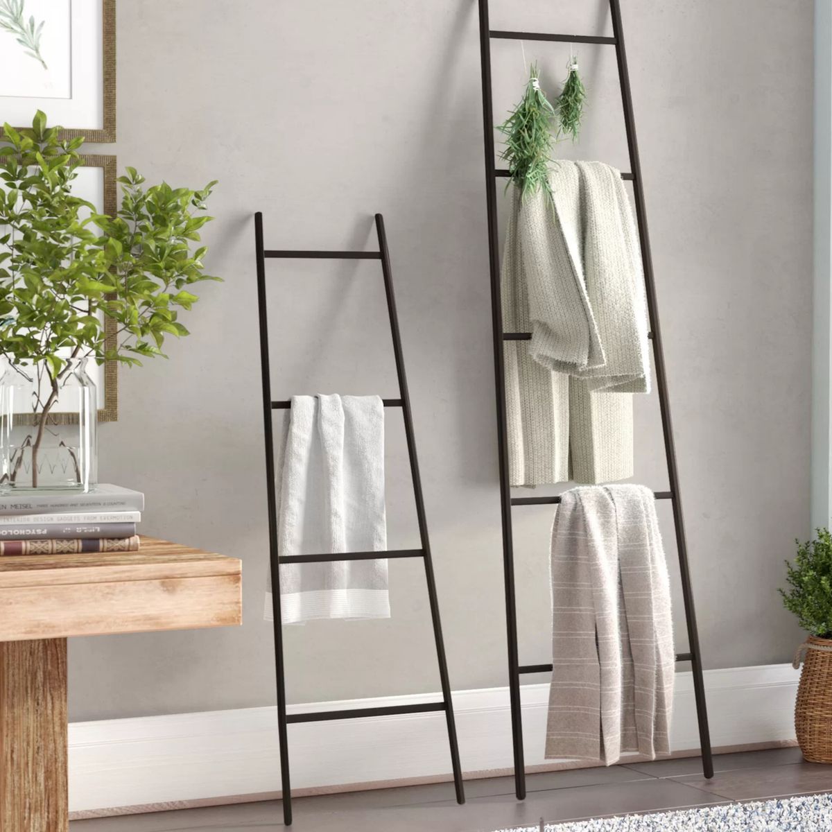 ILOFT - Escalera decorativa de acero Adele ILOFT