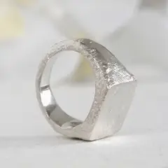 GENERICO - TALLA 13: Anillo de sello rústico hecho en plata 950 mujer