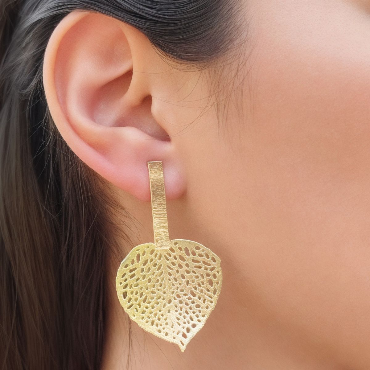 COGGIOLA - Aros Avani Hoja Enchapado Oro 18K