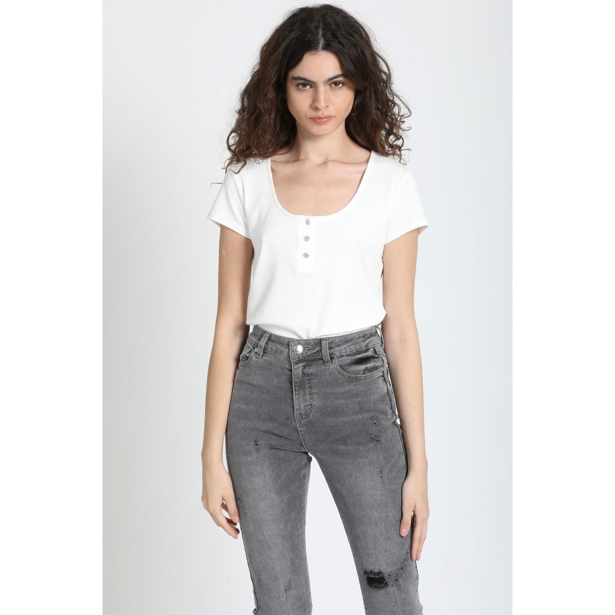 LIOLA - Polera Boton Joya, Crudo Liola