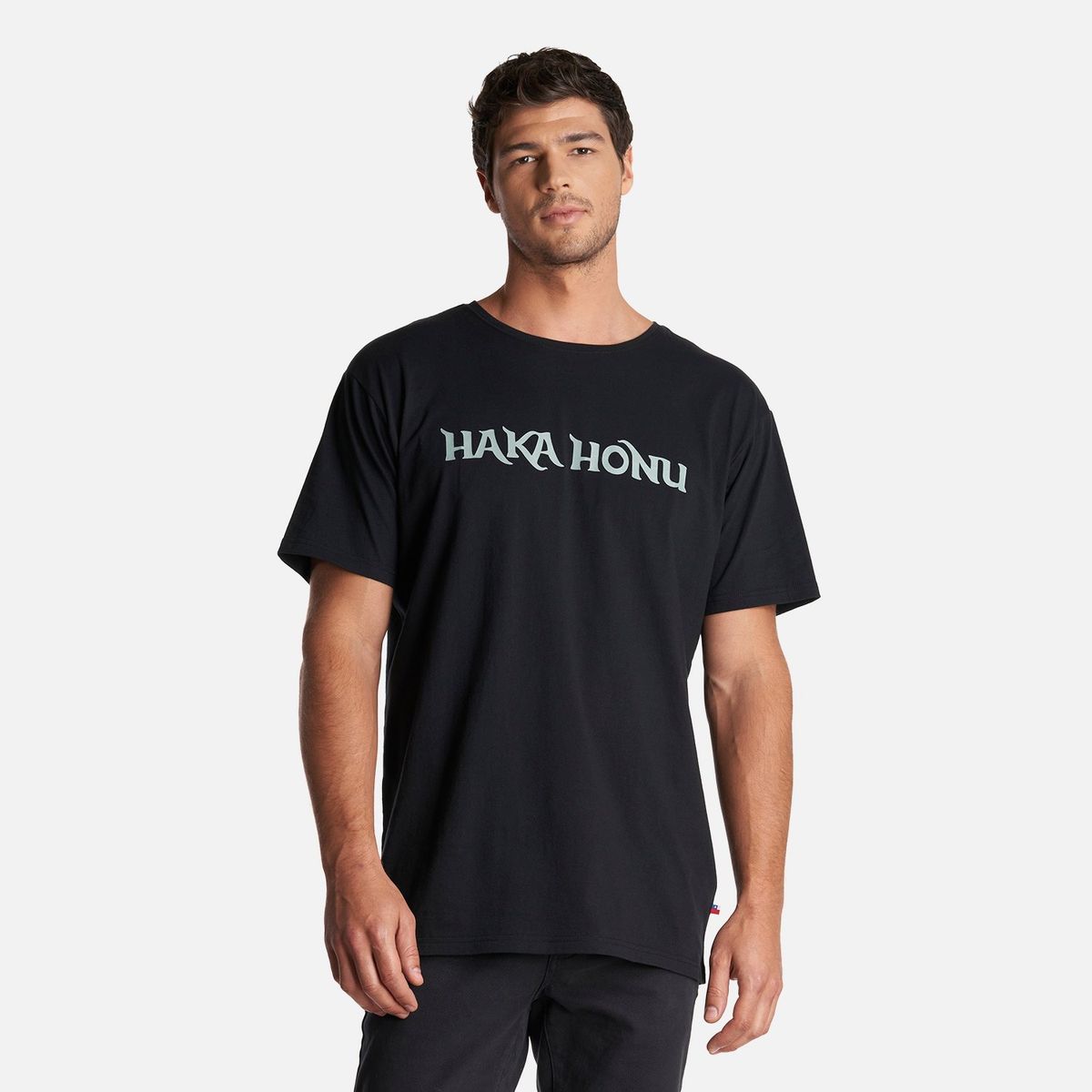HAKA HONU - Polera Hombre Logo Negro Haka Honu
