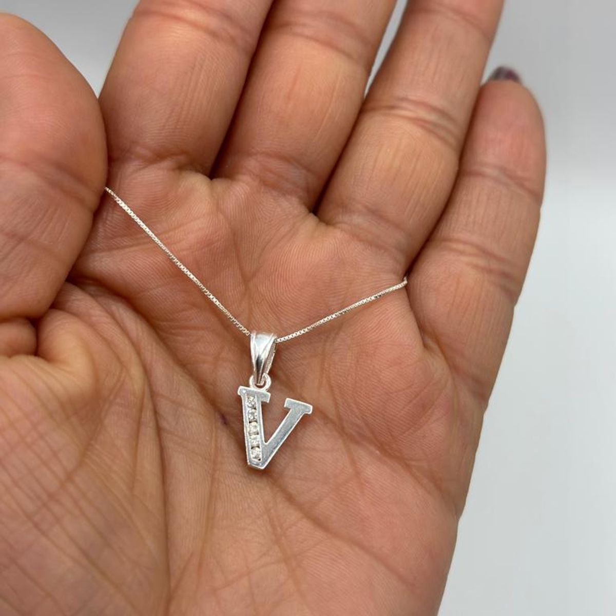 GENERICO - Collar Letra V Circones Juvenil Plata 925 Mas Caja Regalo