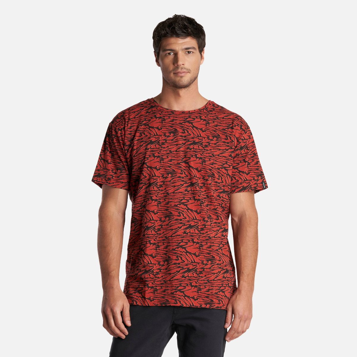 HAKA HONU - Polera Hombre Frecuencia Rojo Anaranjado Haka Honu