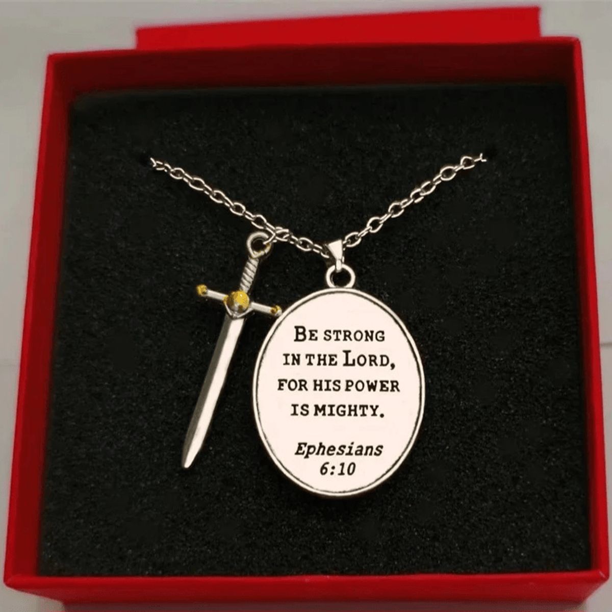 GENERICO - Medalla San Miguel y Espada PROTECCION