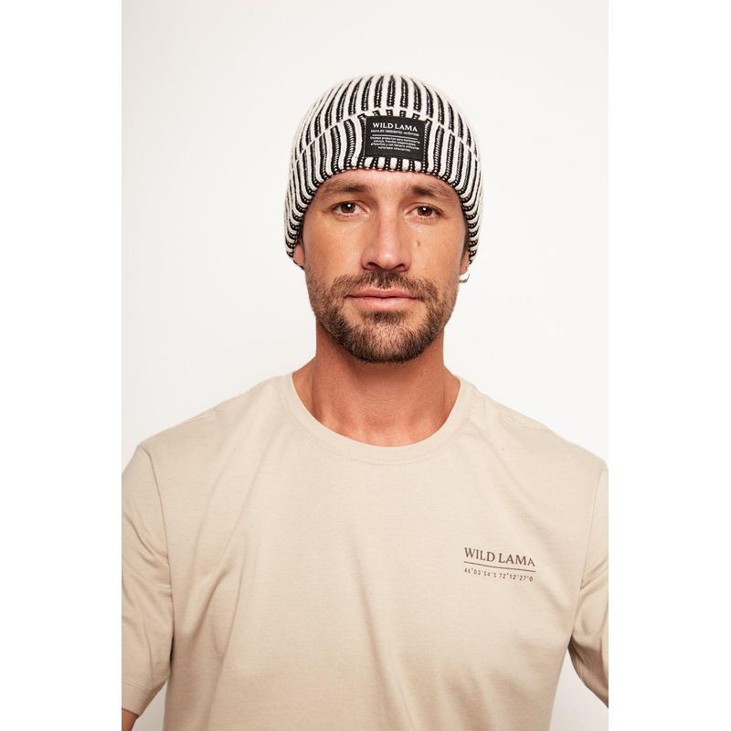 WILD LAMA - Gorro Lek Reciclado Fit Corto Negro
