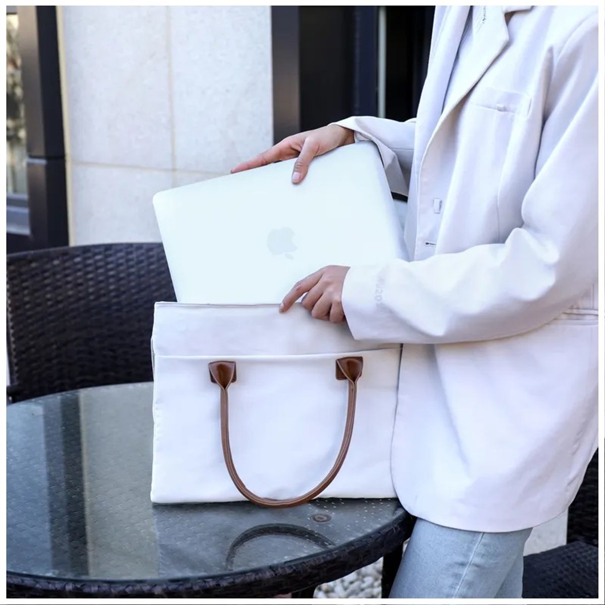 GENERICO - Cartera Porta-Notebook Premium Elegancia y Protección para Tu Laptop