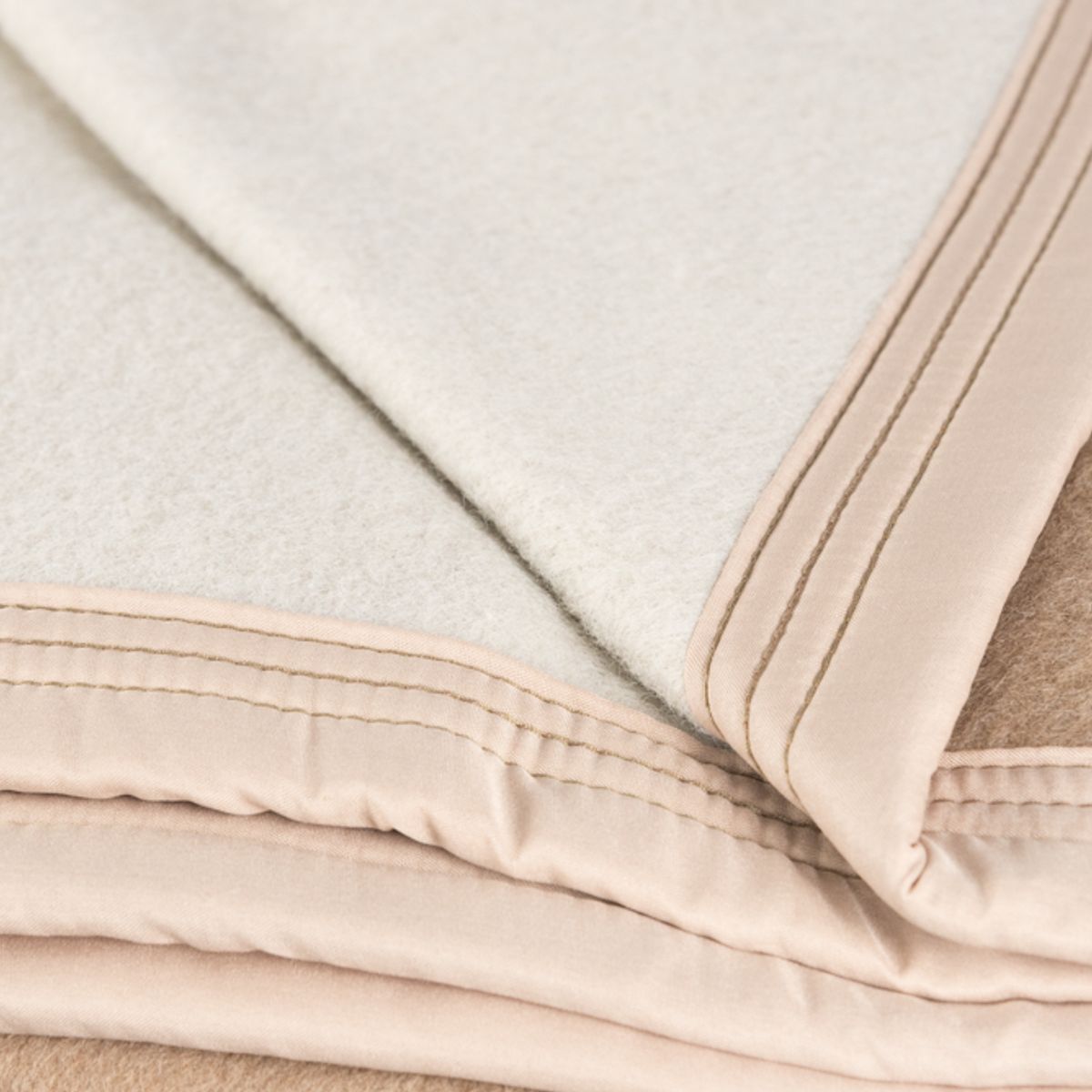 EL CASTILLO FRAZADAS - Frazada  100% Lana Virgen Beige 2 plazas