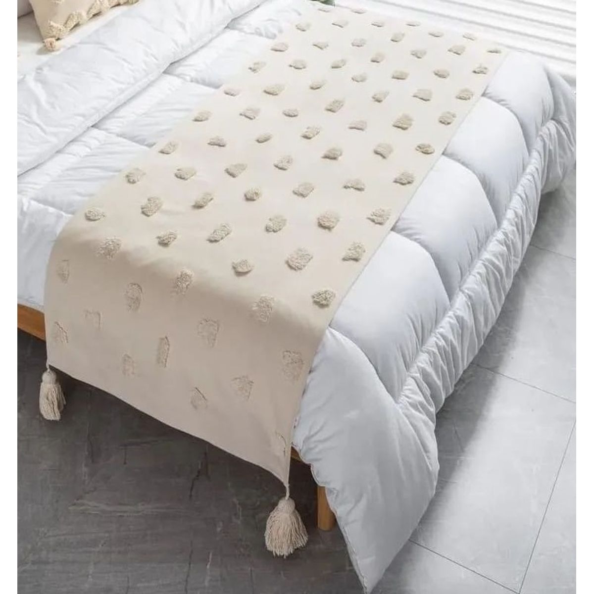 ANGELES DEL HOGAR - Piecera Bordadas con Pompones 2plazas