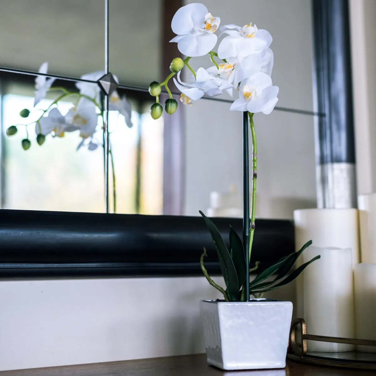 VADELL - Orquídea blanca 51 cm en macetero cuadrado de cerámica Vadell Home