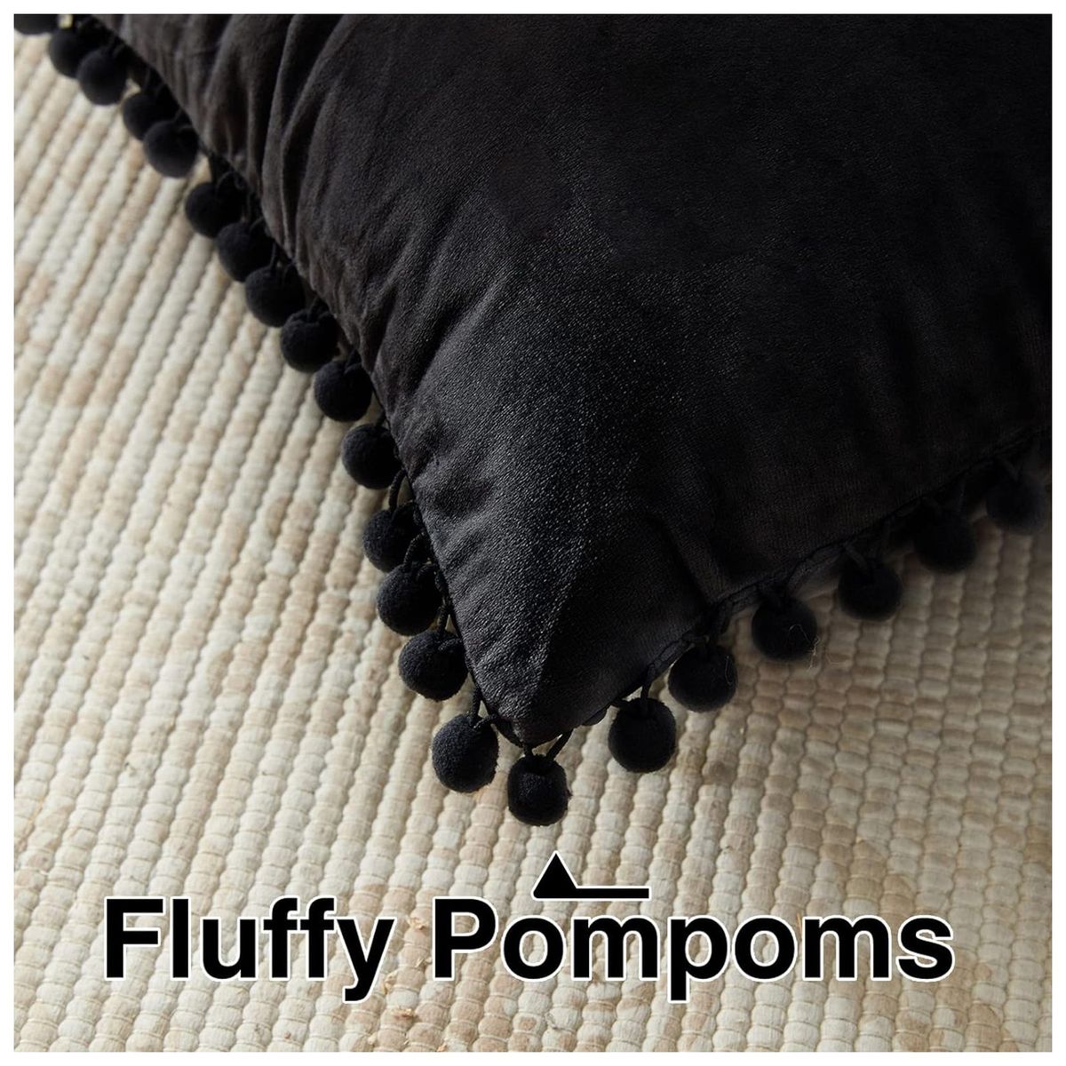 COMPRAPO - Set X 2 Fundas Cojín Boho Chic Aterciopelado Pompones Negro 45x45
