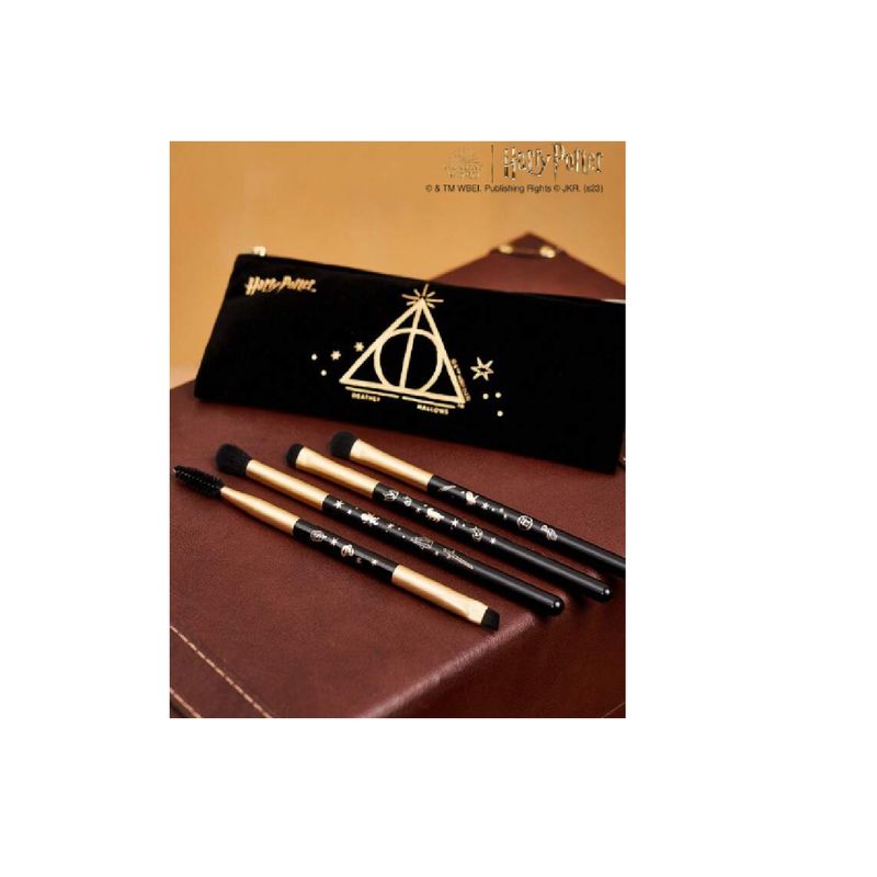 GENERICO - Estuche y set de Brochas Harry Potter.
