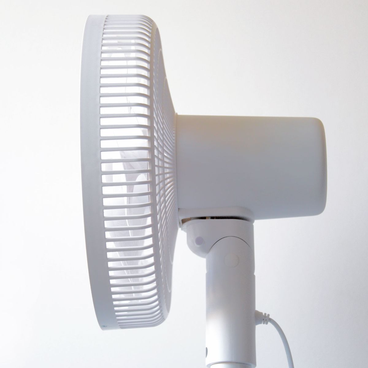 SUMO - Ventilador ultra silencioso con control remoto de mesa VP-88 Sumo