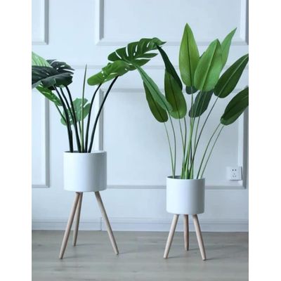 Imagen 2 del producto Macetero Metálico blanco con patas de madera