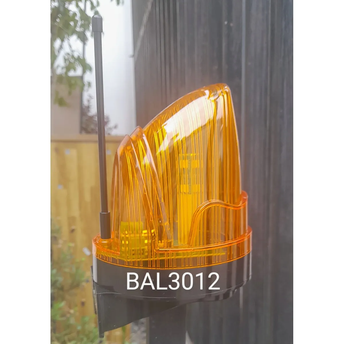 SEGTV - Baliza LED destellante  para portones AC/DC 12 a 265