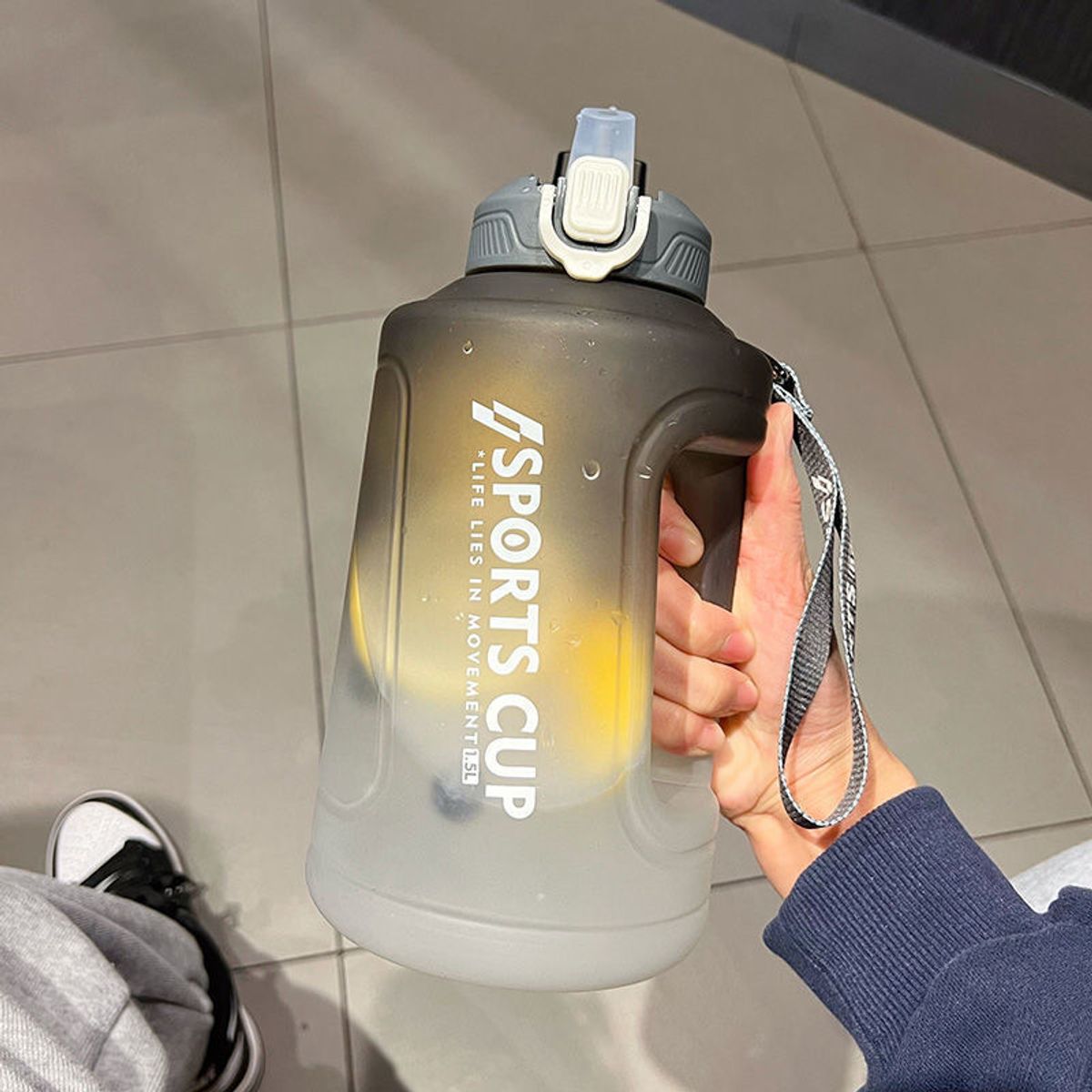 CRUSEC - Botella De Agua Gradiente 2300ml Deportiva Fitness Unisex Gris
