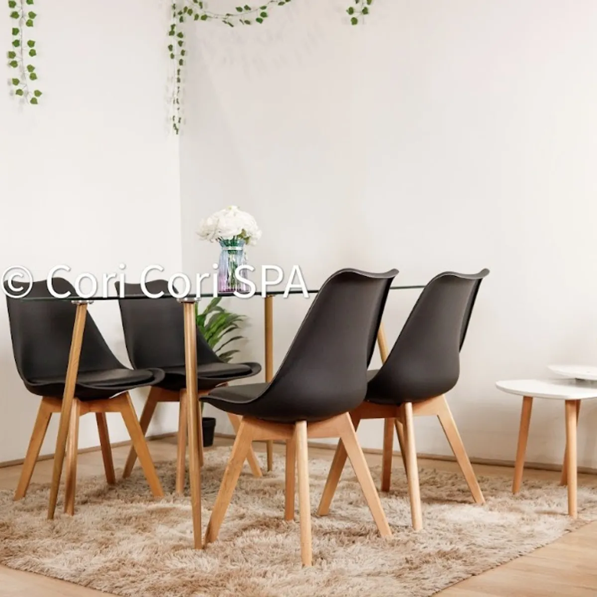 CORI CORI - Juego de Comedor Vidrio 120x 80cm + 4 Sillas Tulip Negro