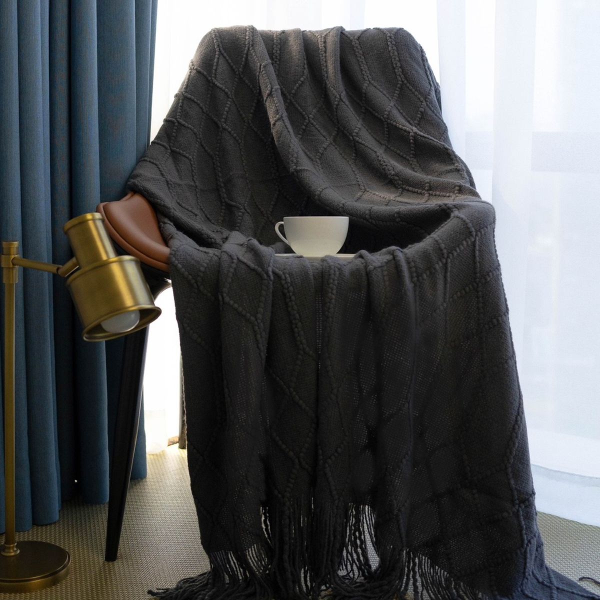 COMPRAPO - Manta para Sofá o Piecera Blanket modelo Rombos y Flecos Color Gris