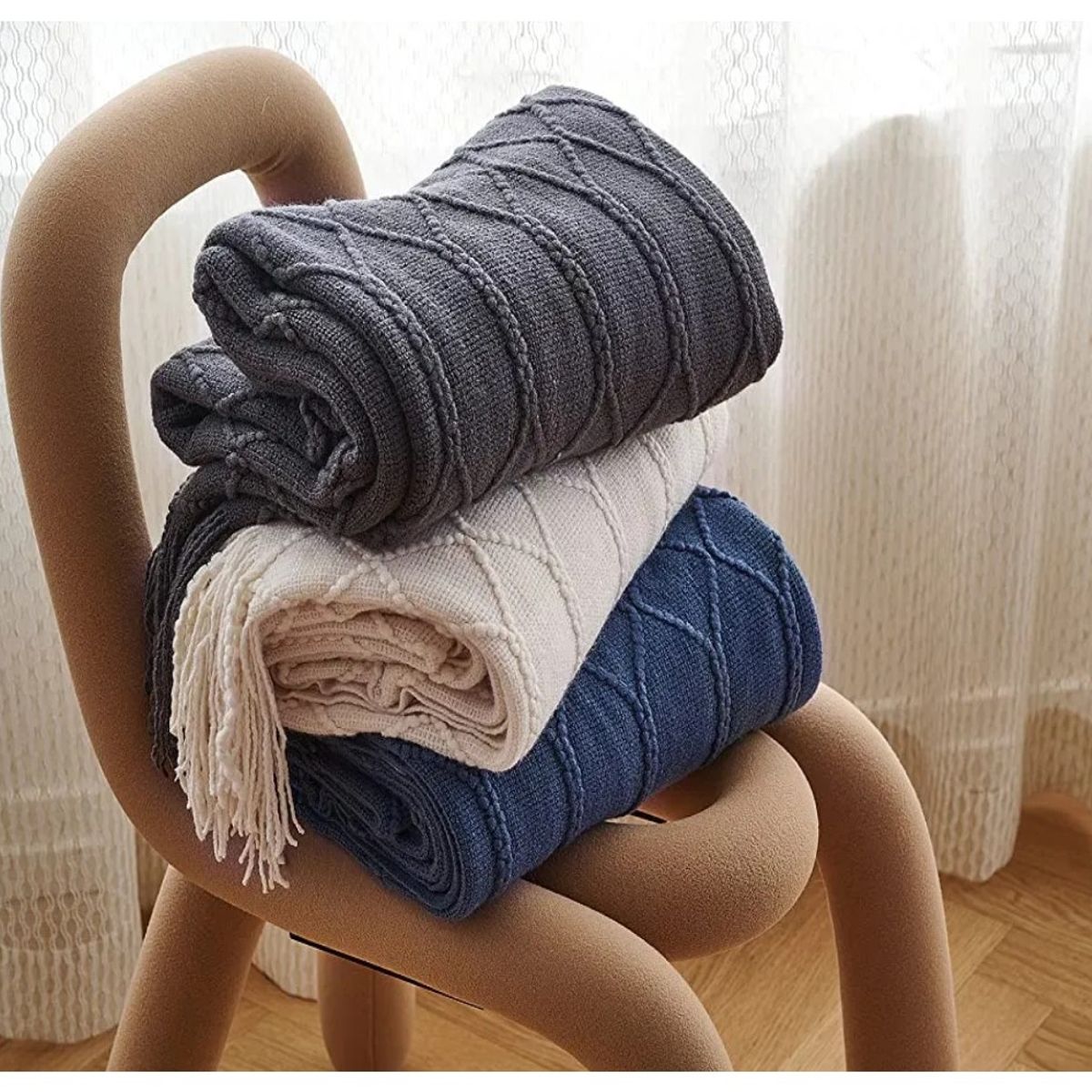 COMPRAPO - Manta para Sofá o Piecera Blanket modelo Rombos y Flecos Color Gris