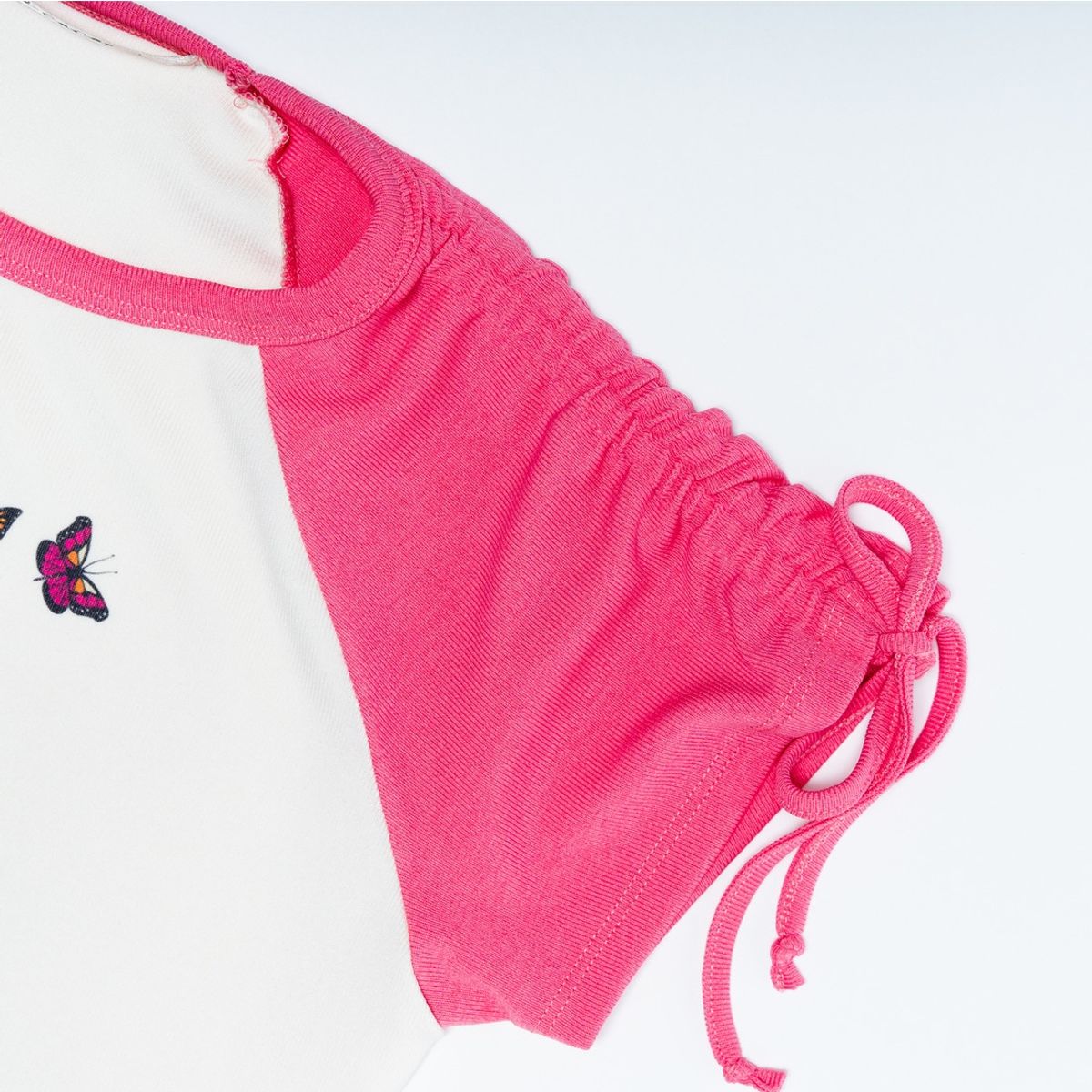 CACAO - Polera Simoney Crop Recogido en Mangas Crudo Cacao