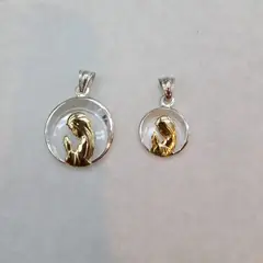 JOYAS VALDES GARCIA - Medalla Virgen Niña cristal, oro laminado y plata 17mm