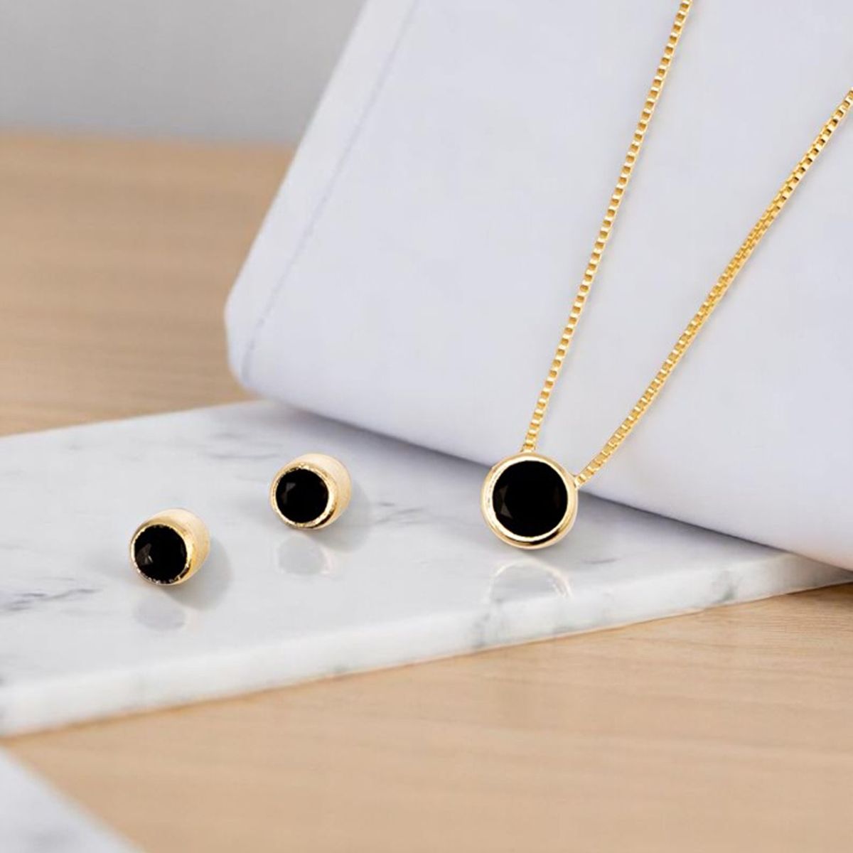 JOYAS MONTERO - Conjunto Luciana Black Gold 24K Con Circon Negro