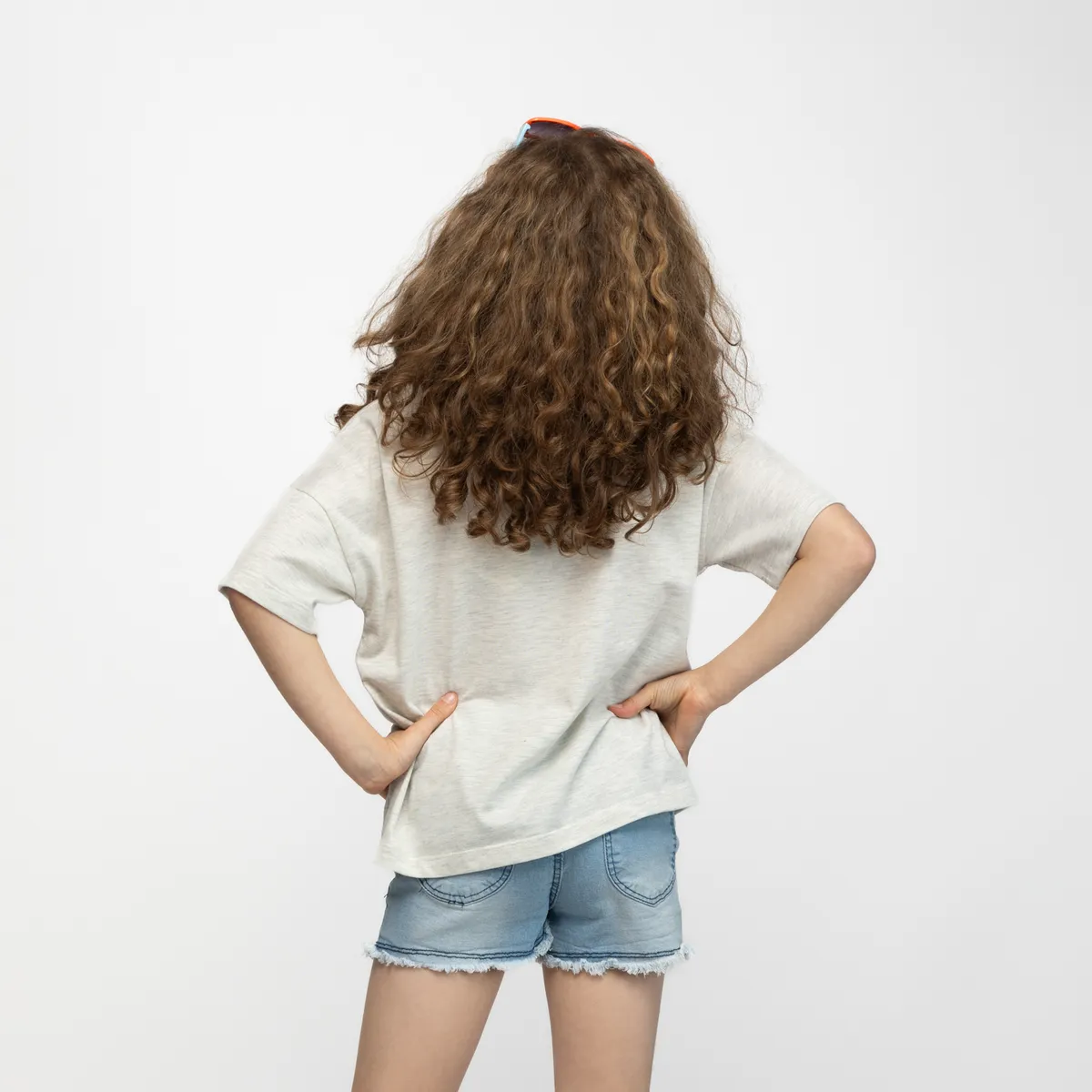 SNOOPY - Polera Niña Tres Corazones Gris Snoopy