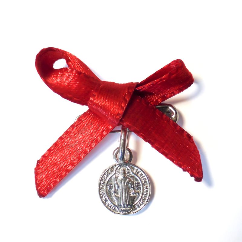 ANDREA COGGIOLA JOYAS - Medalla Colgante San Benito 8mm Plata Fina 925 Cinta Roja