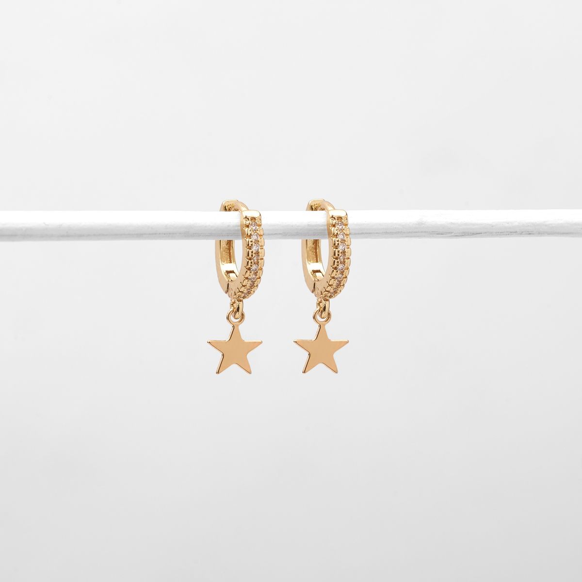 BY LAS CAYETANAS - Aros argollas FRIDA con estrella