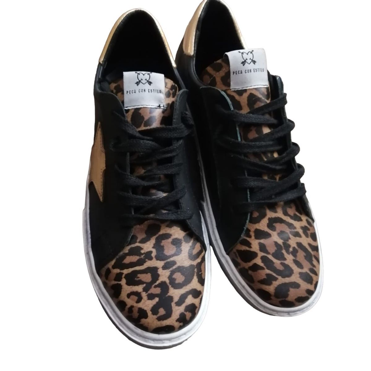 PECA CON ESTILO - ZAPATILLA URBANA MODELO ISABELLA