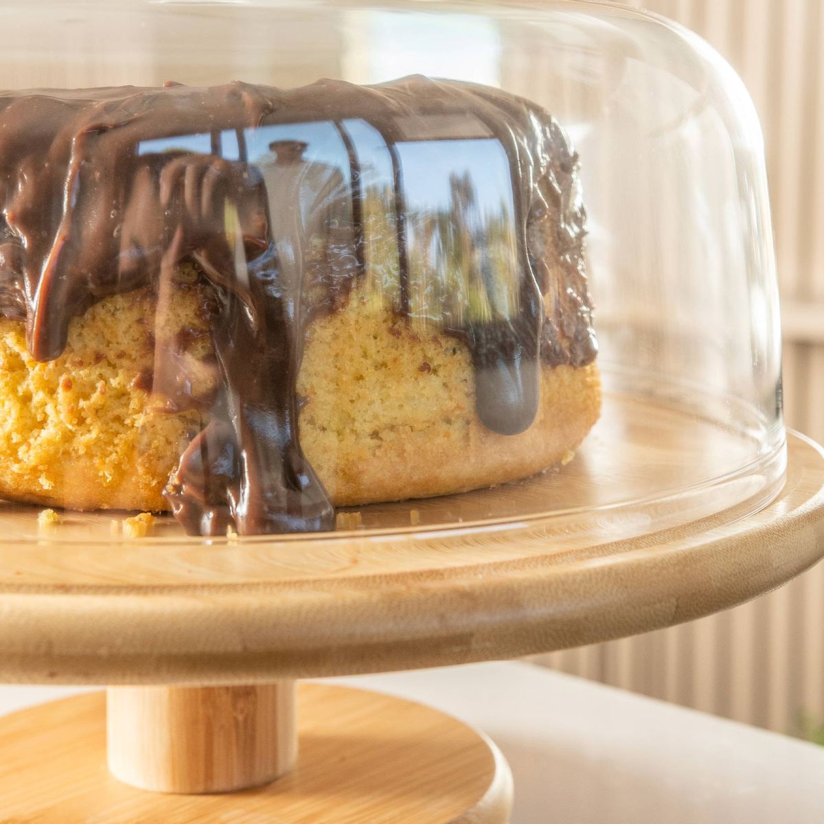 OU - Porta Torta 27,5 cm Con Tapa y Pedestal Bambú Ou OU