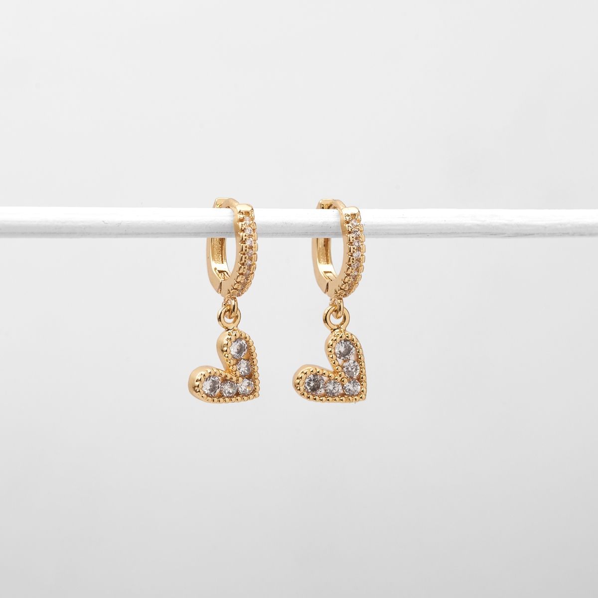 BY LAS CAYETANAS - Aros argollas FRIDA con cristal blanco