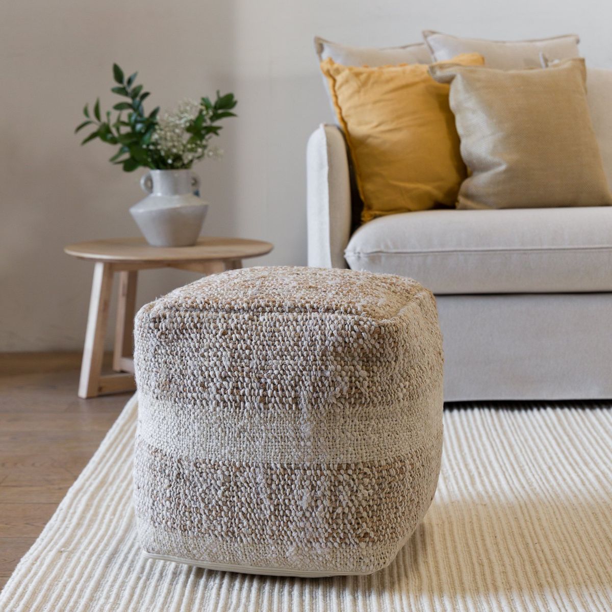 AMOBLE - Pouf Emil Yute Amoblé.