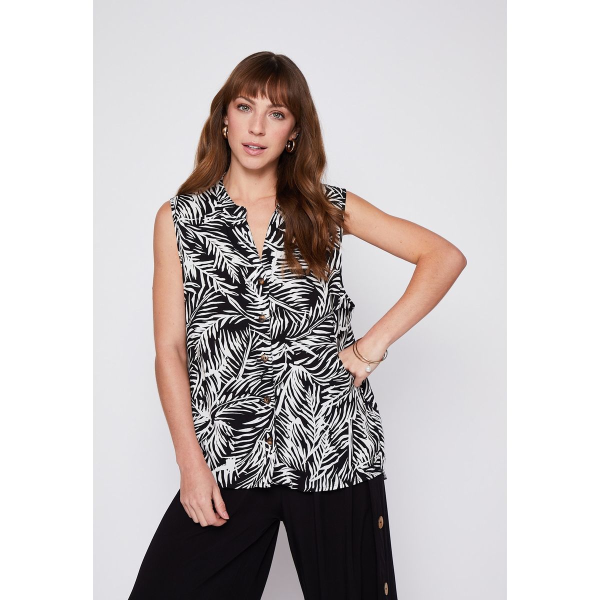FAMILY SHOP - Blusa Mujer Sin Manga Hojas Negro Family Shop