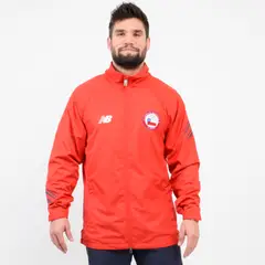 NEW BALANCE - Chaqueta Hombre Team Chile Presentacion Roja