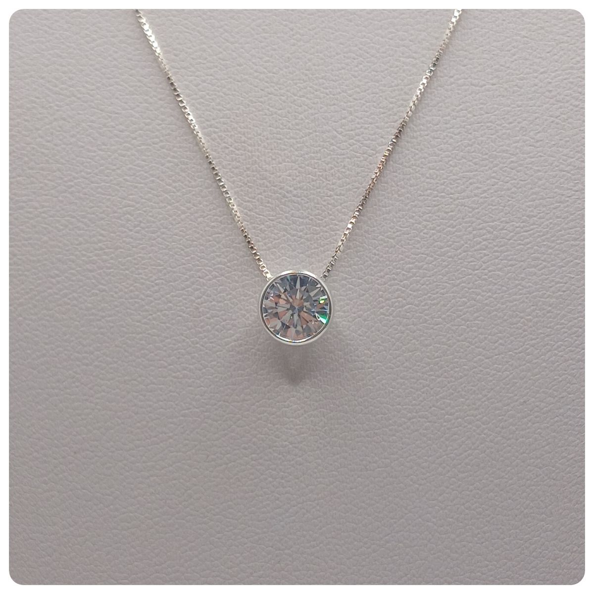CAT JOYAS - Punto de luz circón 6 mm plata fina 925. fino y hermoso circón natural incoloro.