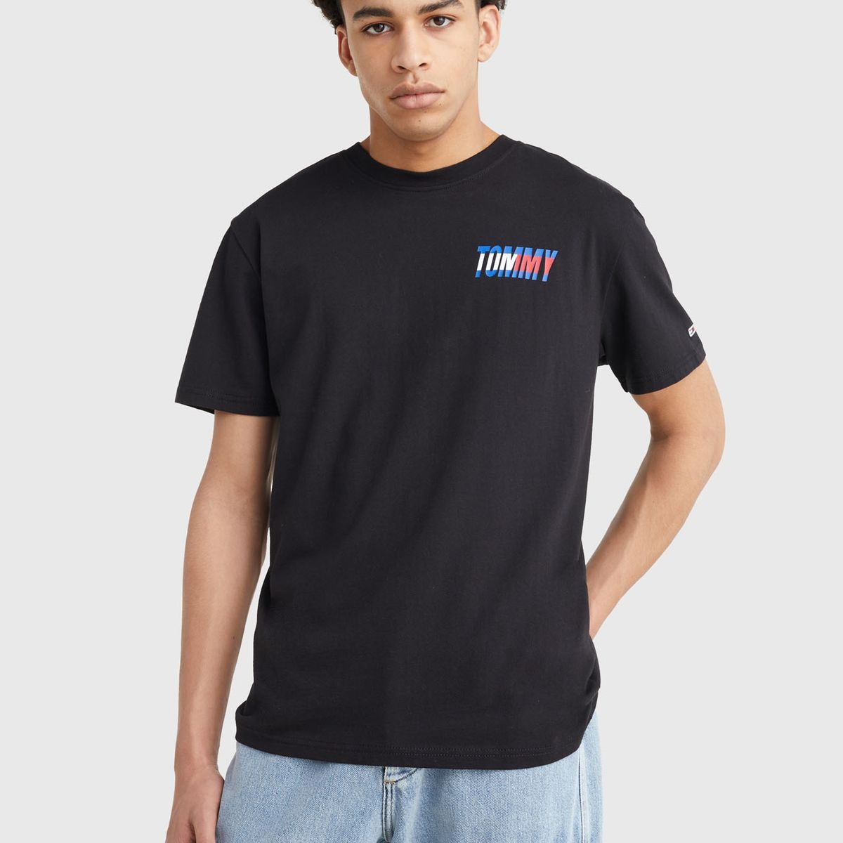 TOMMY HILFIGER - Polera Essential Corporate Negro Tommy Jeans.