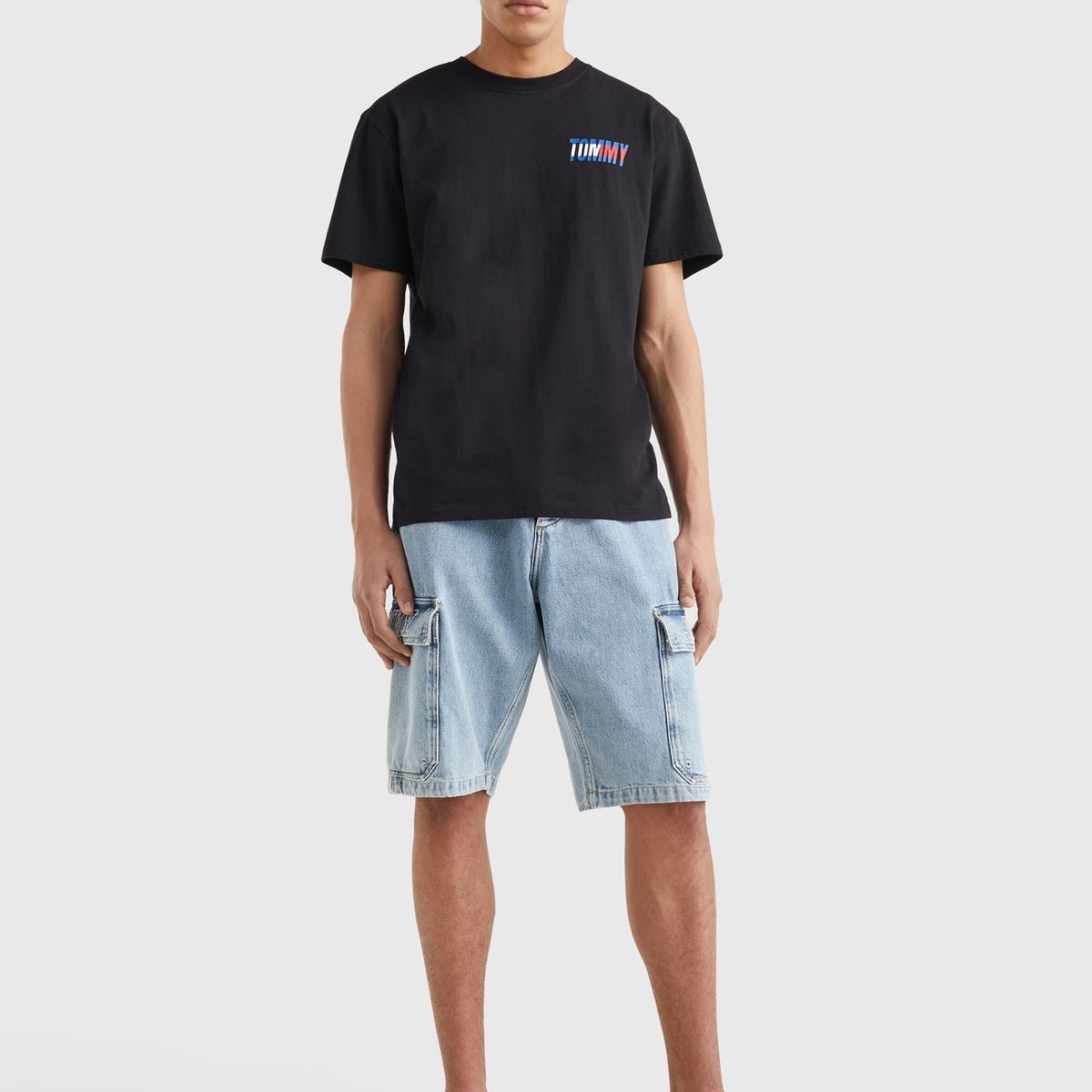 TOMMY HILFIGER - Polera Essential Corporate Negro Tommy Jeans.