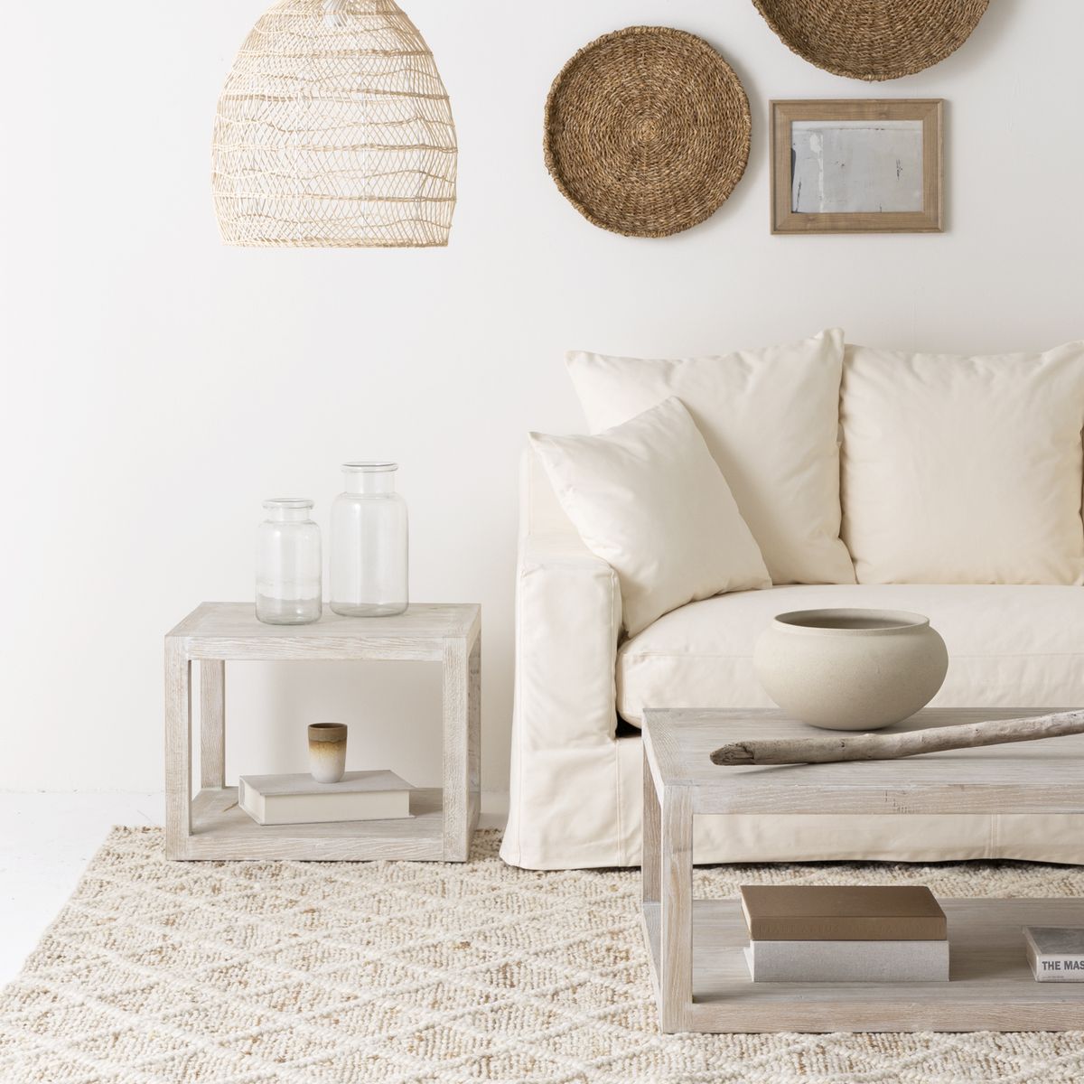 FORM DESIGN - Mesa Lateral Fergus Crudo Form