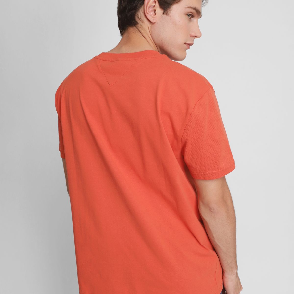 TOMMY HILFIGER - Polera Regular Clásica De Algodón Naranjo Tommy Jeans.