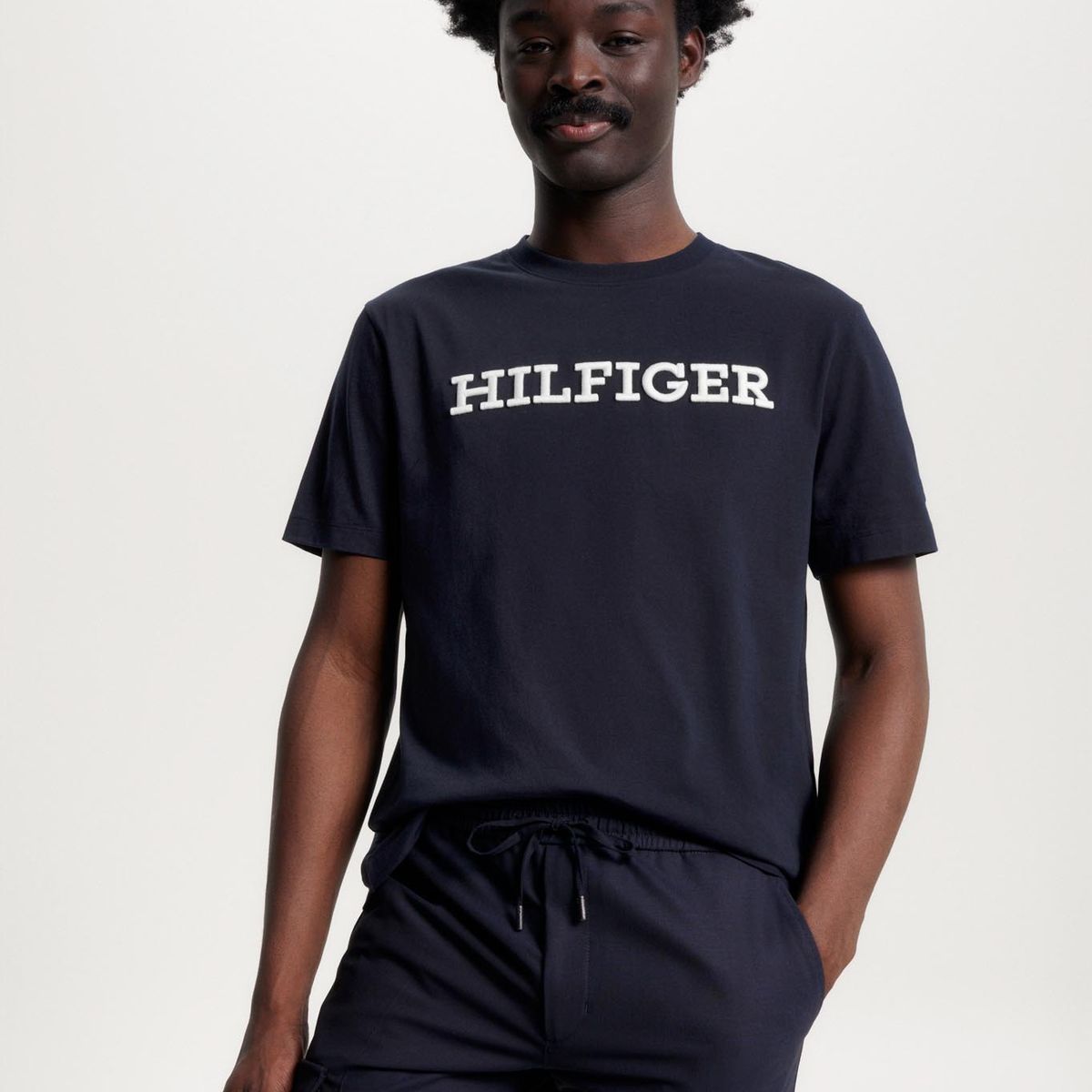 TOMMY HILFIGER - Polera Bordada Monotype Azul Tommy Hilfiger.