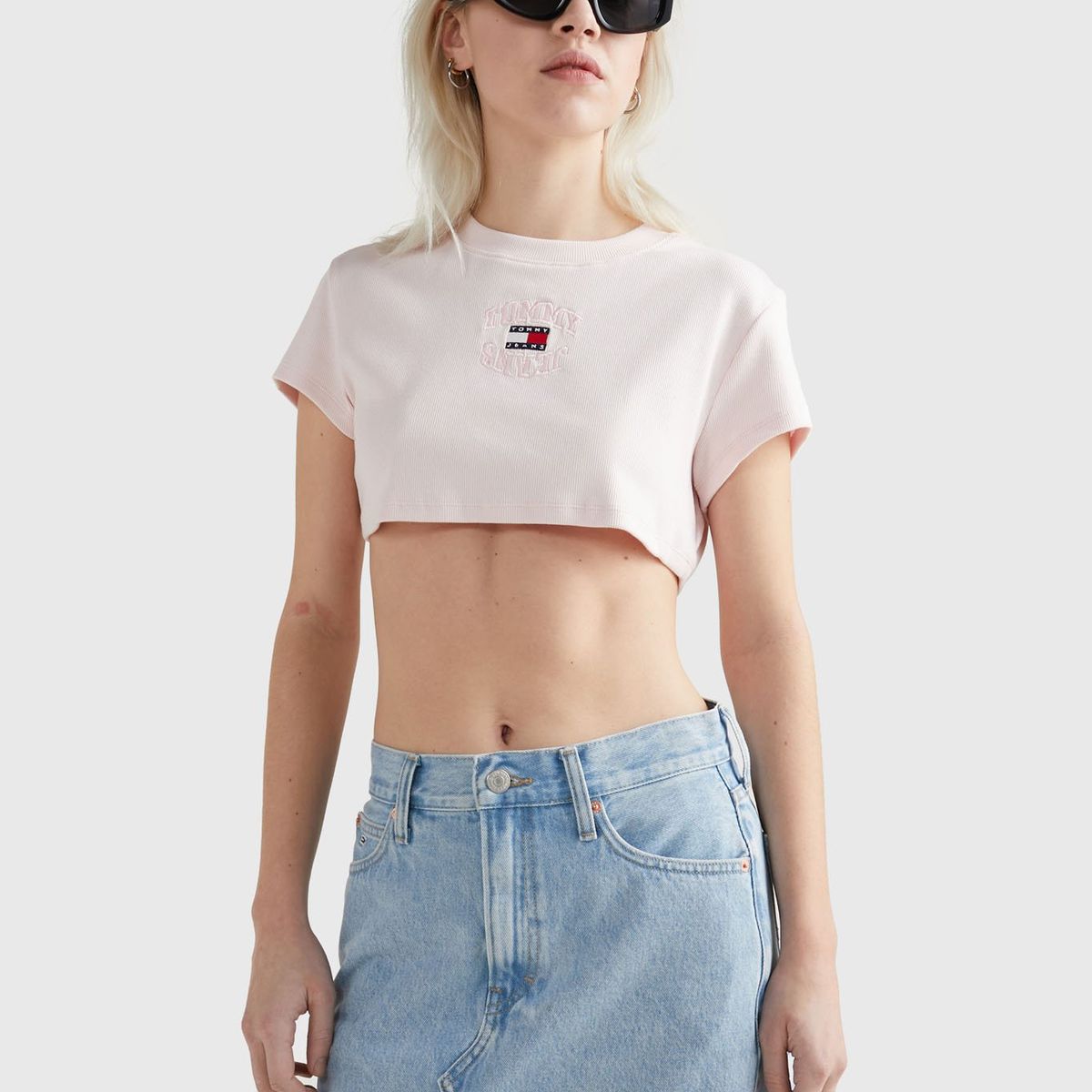 TOMMY HILFIGER - Polera Super Cropped Logo Invertido Rosado Tommy Jeans