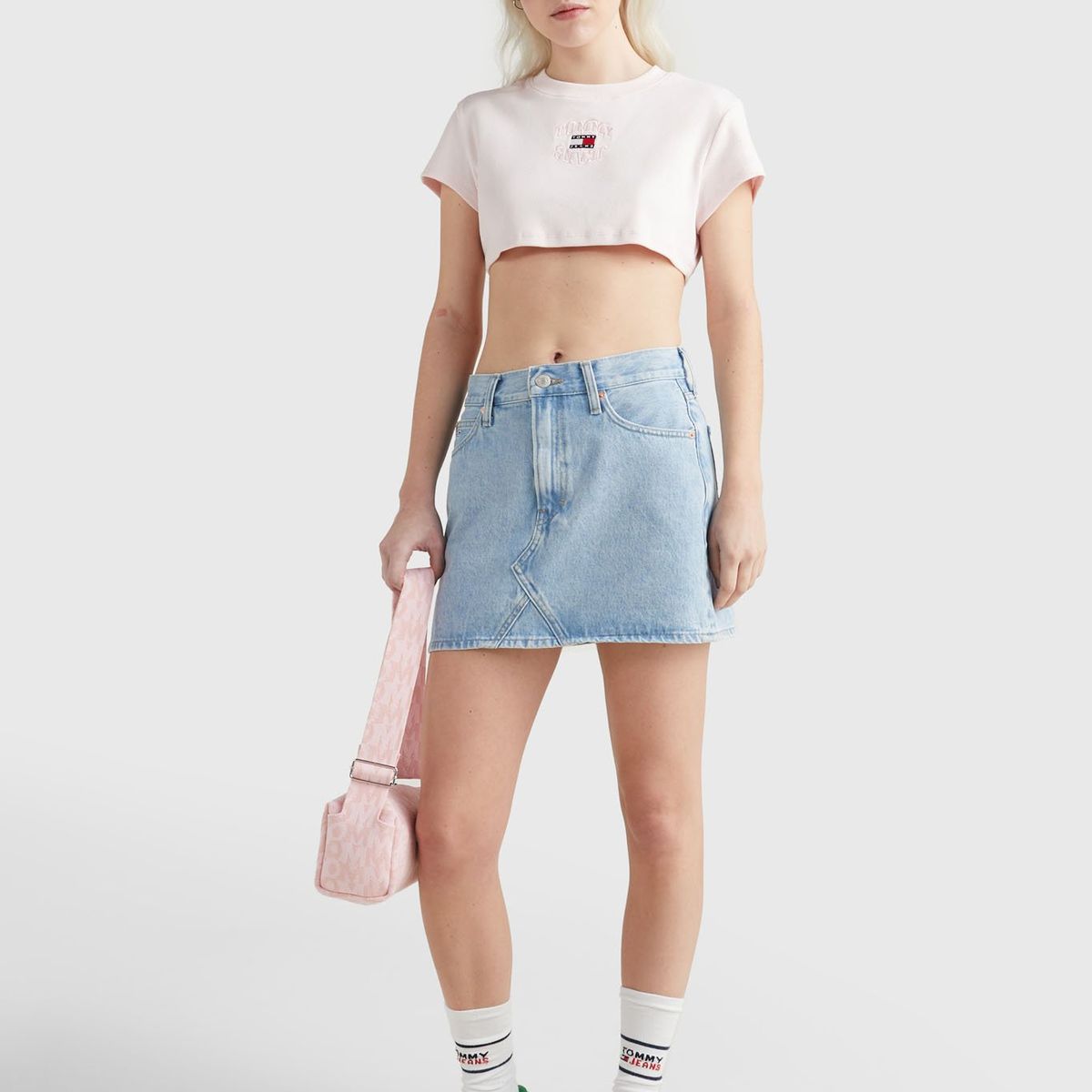 TOMMY HILFIGER - Polera Super Cropped Logo Invertido Rosado Tommy Jeans