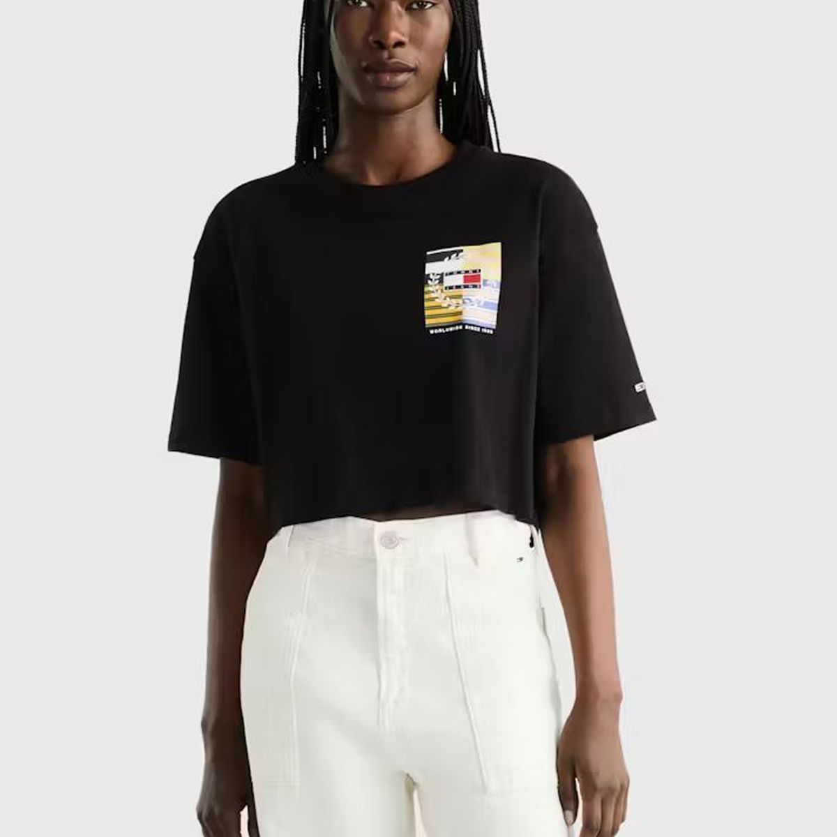 TOMMY HILFIGER - Polera Cropped Con Logo En La Espalda Negro Tommy Jeans
