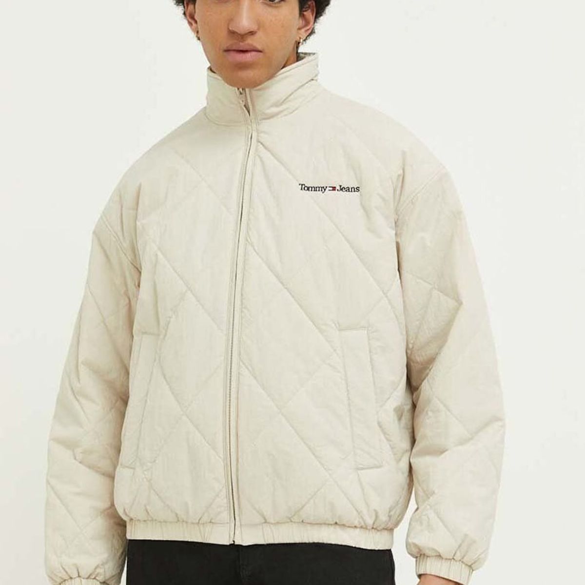 TOMMY HILFIGER - Chaqueta Liviana Boxy Beige Tommy Jeans